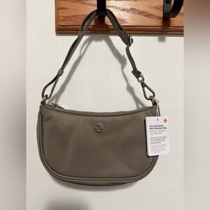 Lululemon city essential mini shoulder bag